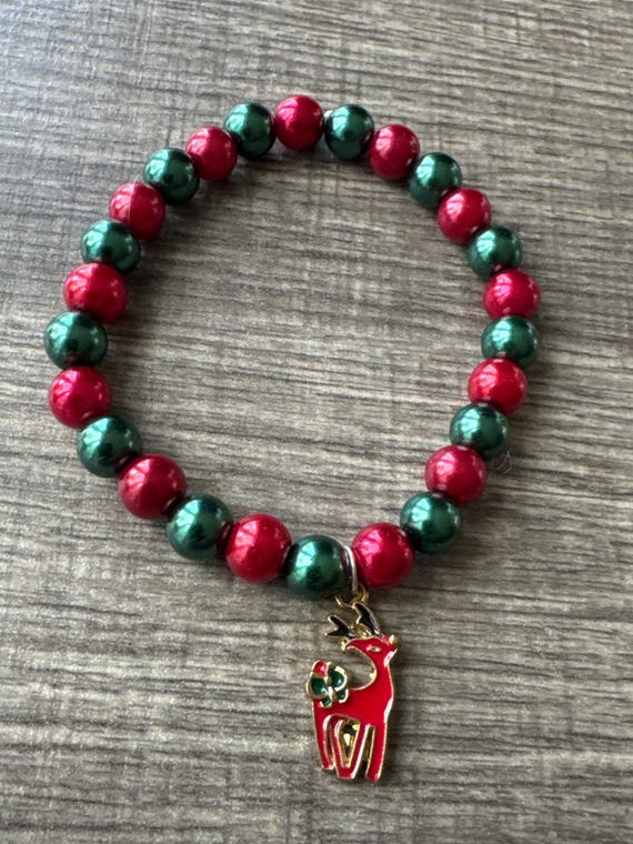 Reindeer Charm Red/Green Pearl Bead Bracelet | Pearl Bracelet | Christmas Bracelet