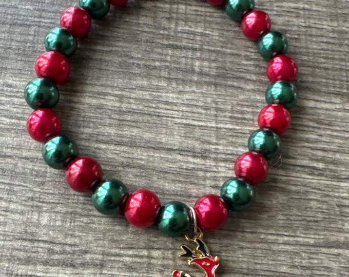 Reindeer Charm Red/Green Pearl Bead Bracelet | Pearl Bracelet | Christmas Bracelet