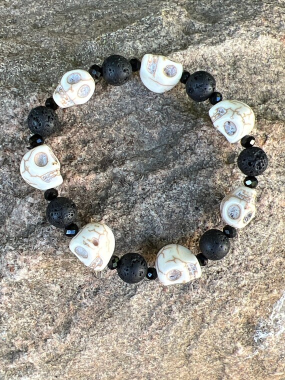 Howlite Skull & Lava Stone Bracelet