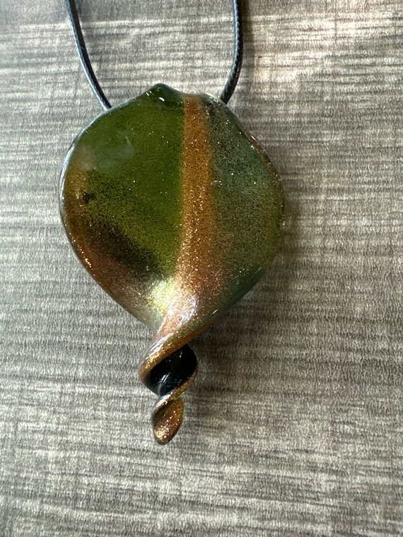 Green/Gold Lampwork Pendant Necklace