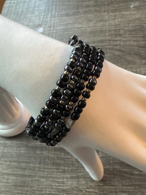 Black Bracelet | Morse Code | Memory Wire Bracelet | Message in a Bracelet | Beaded Bracelet