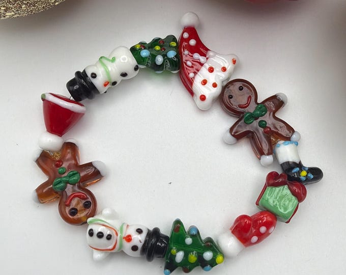 Christmas Lampwork Bead Bracelet: Holiday Jewelry