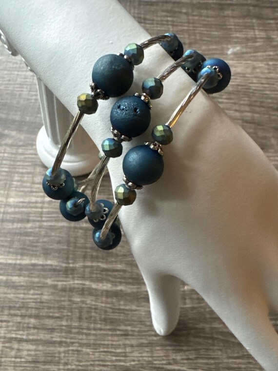 Blue Druzy Agate Memory Wire Bracelet