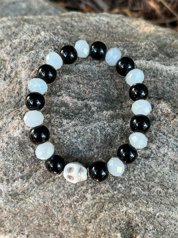 Howlite Skull Bracelet