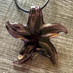 Lila/Schwarz/Gold Seestern Anhänger | Lampwork Glas-Seestern | Seestern-Anhänger-Halskette