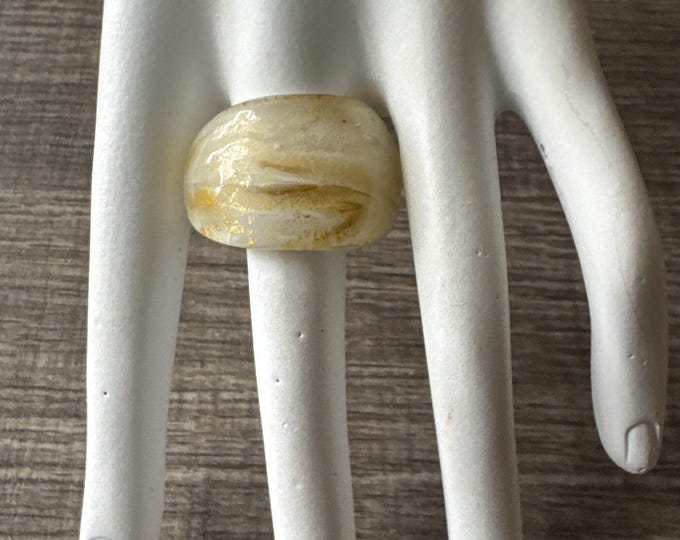 White/Gold Murano Glass Ring - Size 8