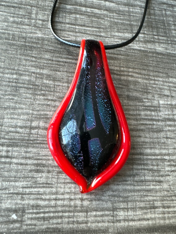 Red Trim Drop Pendant | Glass Drop Pendant Necklace