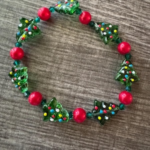 Green Christmas Tree Bracelet | Lampwork Christmas Tree Bracelet