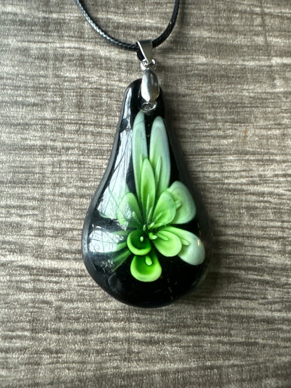 Green Flower Drop Pendant Necklace