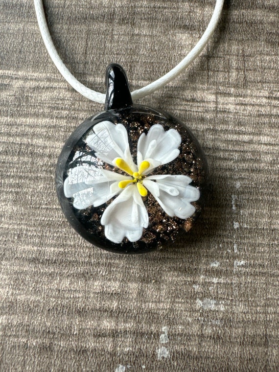 White Flower Murano Glass Pendant Necklace