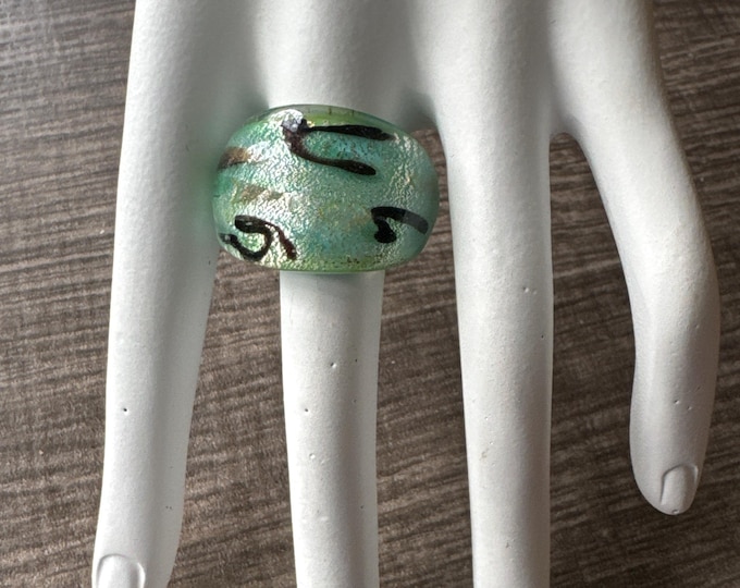 Green Murano Glass Lampwork Ring - Size 8