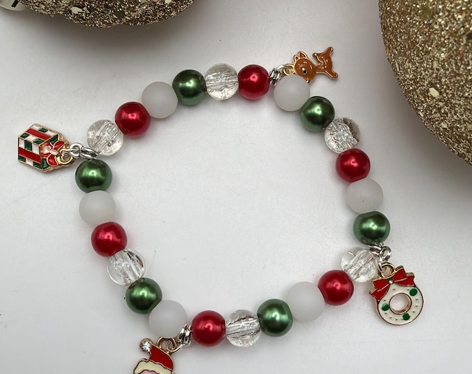 Christmas Charm Stretch Bracelet | Pearl Bracelet | Charm Bracelet | Christmas Bracelet