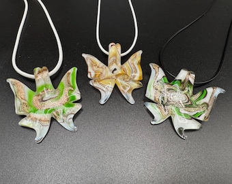 蝶のネックレス ブルー ハンドメイド 蝶のジュエリー エレガントな近親