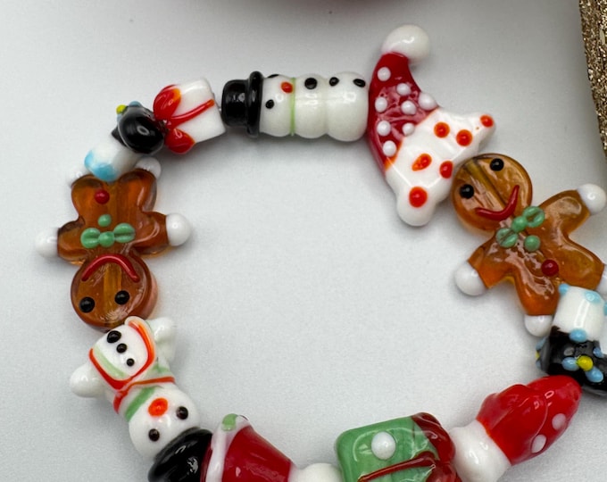 Christmas Lampwork Glass Bead Bracelet