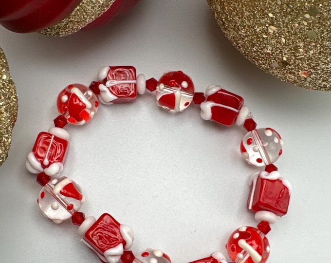 Christmas Present Bracelet | Lampwork Present Bracelet