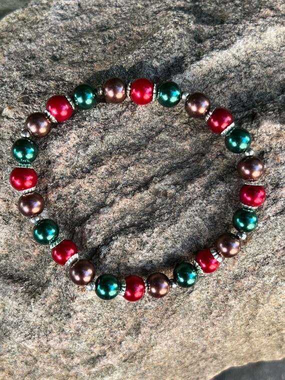 Brown, Red & Green Pearl Beaded Bracel et