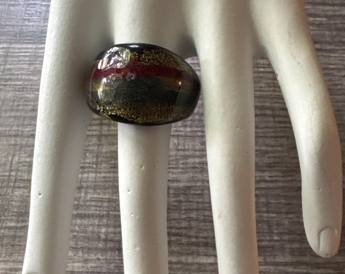 White Murano Glass Ring - Size 7 1/2
