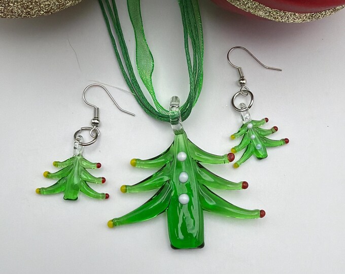 Green Christmas Tree & Earrings Set | Lampwork Glass Christmas Tree Pendant | Christmas Tree Earrings