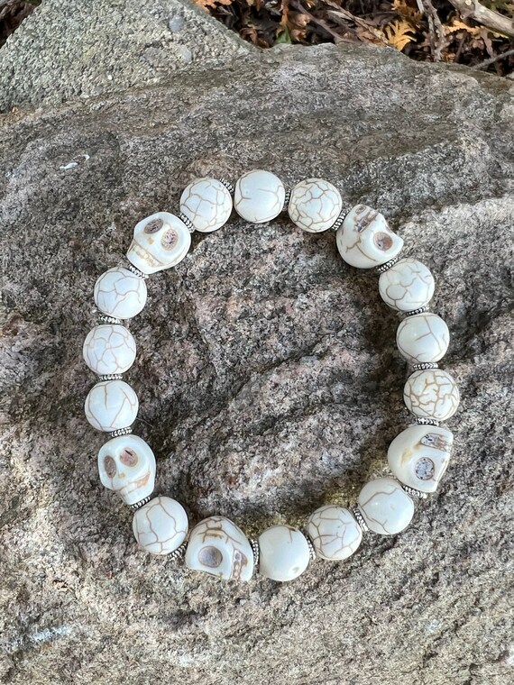 Howlite Skull Bracelet