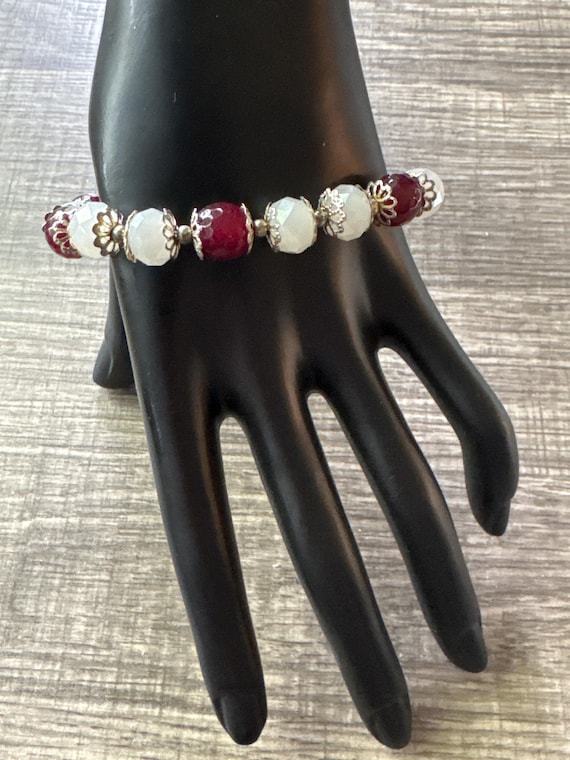 Ruby Garnet Gemstone & White Faceted Bead Bracelet