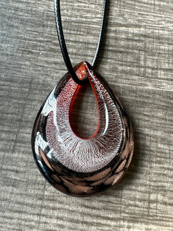 Black/Red Teardrop Pendant | Teardrop Pendant Necklace