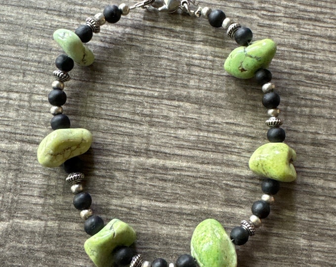 Green Howlite and Black Onyx Bracelet