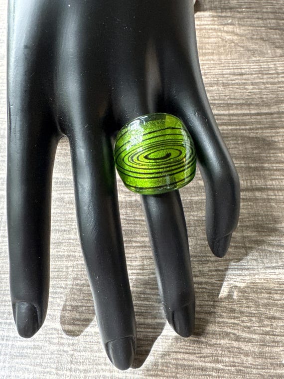 Green Murano Glass LampWork Ring - Size 8 1/4