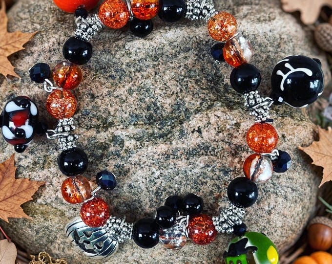 Halloween Charm Stretch Bracelet – Black Orange Bead Bracelet, Pumpkin Ladybug Charms, Spooky Jewelry