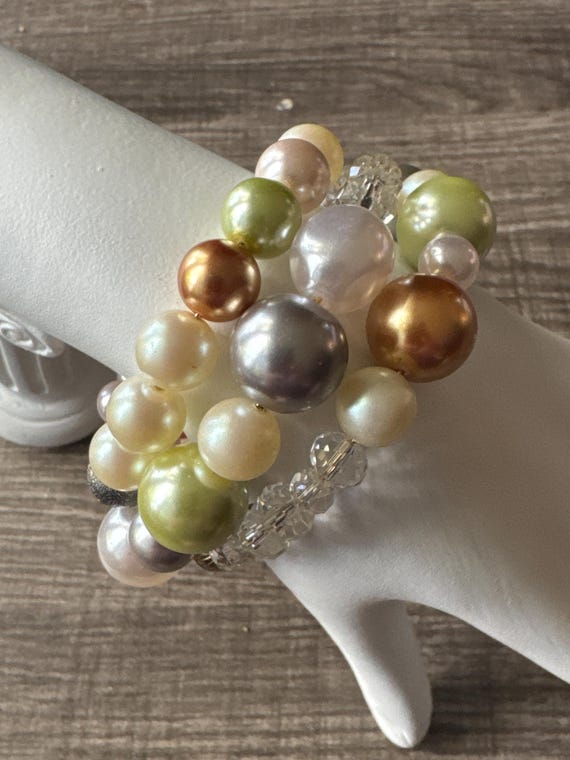 Vintage Pearl Bead | Memory Wire Bracelet | Crystal bracelet