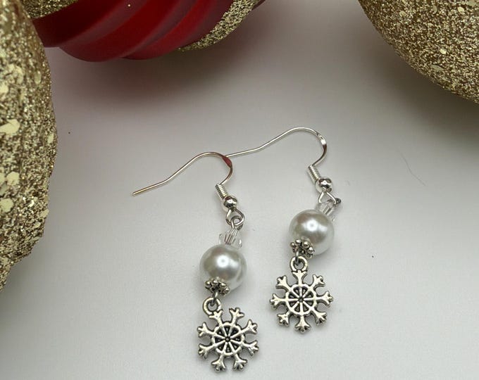 Snowflake Earrings | Pearl Earrings