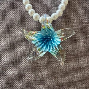 Blaue Blumenperle Seestern Anhänger | Perle Seestern Anhänger | Muranoglas Seestern | Seestern Anhänger Halskette | 18-Zoll-Seestern-Halskette