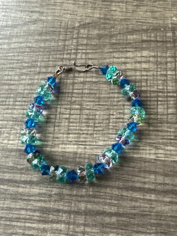 Blue Glass Bead Bracelet | Swarovski crystals
