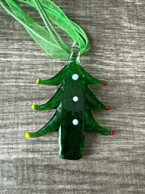 Green Christmas Tree Pendant | Lampwork Glass Christmas Tree | Christmas Pendant Necklace