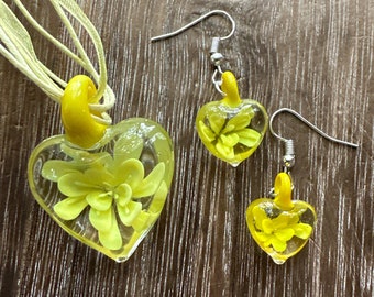 Yellow Flower Glass Pendant Necklace & Earring Set