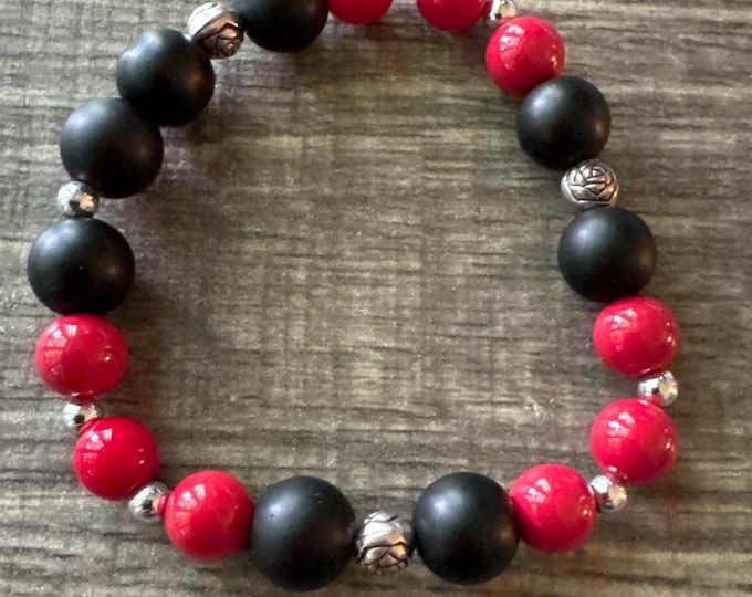 Red Coral & Black Bead Stretch Bracelet | Gemstone Gracelet | Stretch Bracelet | Beaded Bracelet