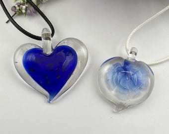 Collar con Colgante de Corazón en Vidrio Lampwork | Collar con Colgante de Flor Azul | Collar con Colgante de Vidrio Lampwork