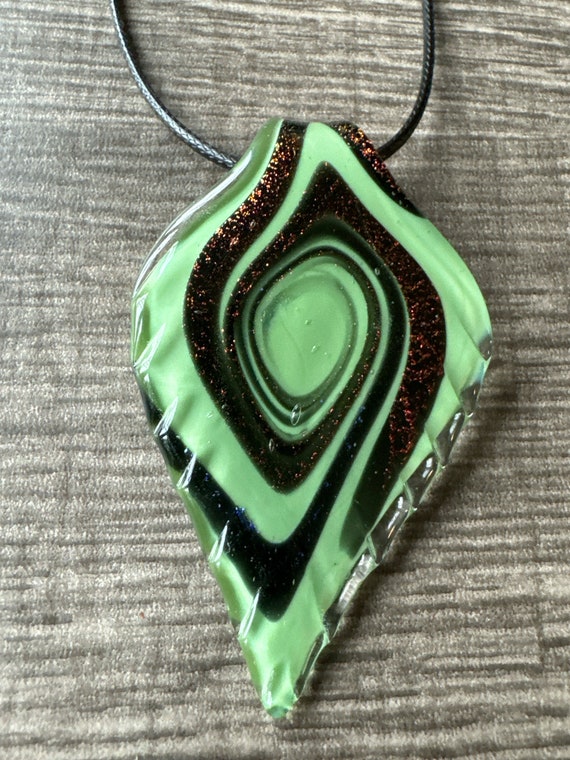 Green Glass Leaf Pendant Necklace