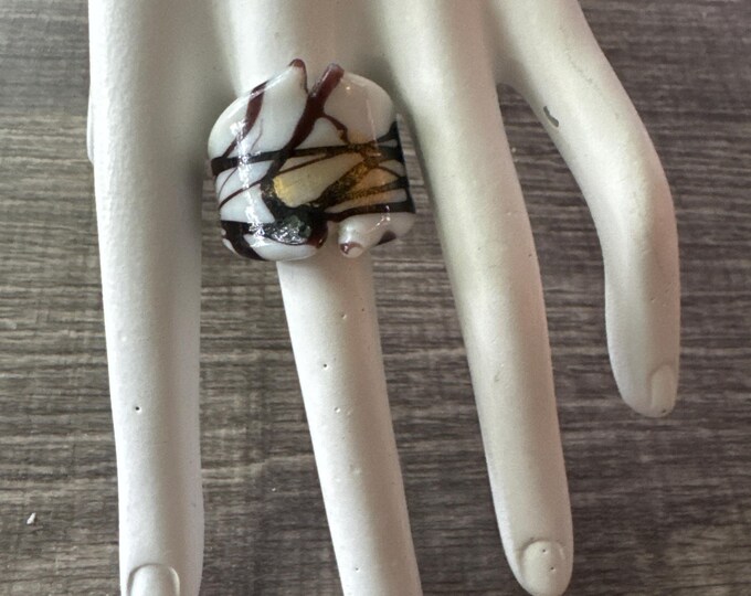 White Murano Glass LampWork Ring - Size 7
