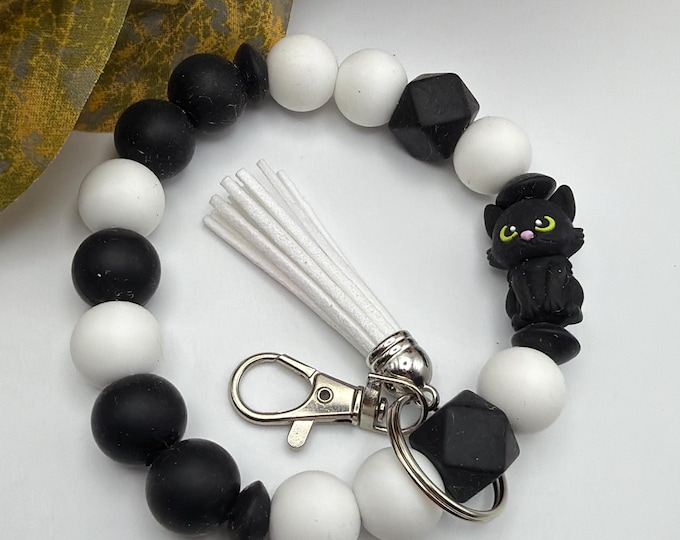 Black Cat Wristlet/Keychain | Halloween Wristlet | Halloween Key Chain | Cat Wristlet