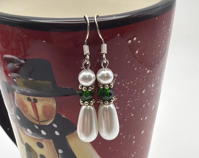 Teardrop Pearl & Green Faceted Bead Earrings | Teardrop Earrings