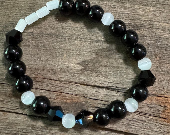 Black agate and white cats eye | Stretch Bracelet | Beaded bracelet | Morse code - Badass | Message in a Bracelet | Quote Bracelet