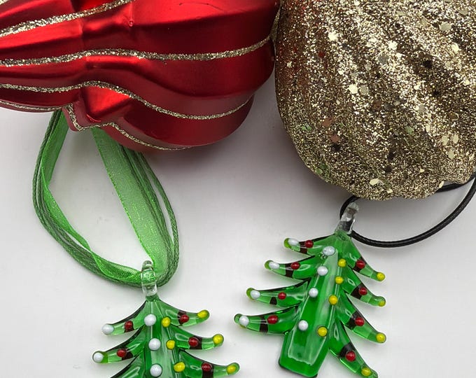 Green Christmas Tree Pendant | Lampwork Glass Christmas Tree Pendant
