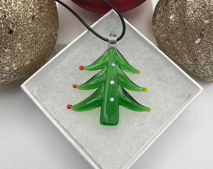 Green Christmas Tree Pendant | Lampwork Glass Christmas Tree | Christmas Pendant Necklace