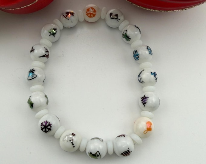 Christmas Pattern Bracelet: Multi-Color Bead Bracelet | Holiday Jewelry