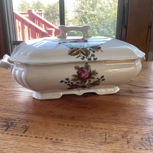 Vintage Alfred Royal Ironstone China Double Handled Covered Serving Dish