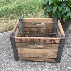 Vintage Wooden Milk Crate Marked 9 E M D A 48/Dairy Collectible