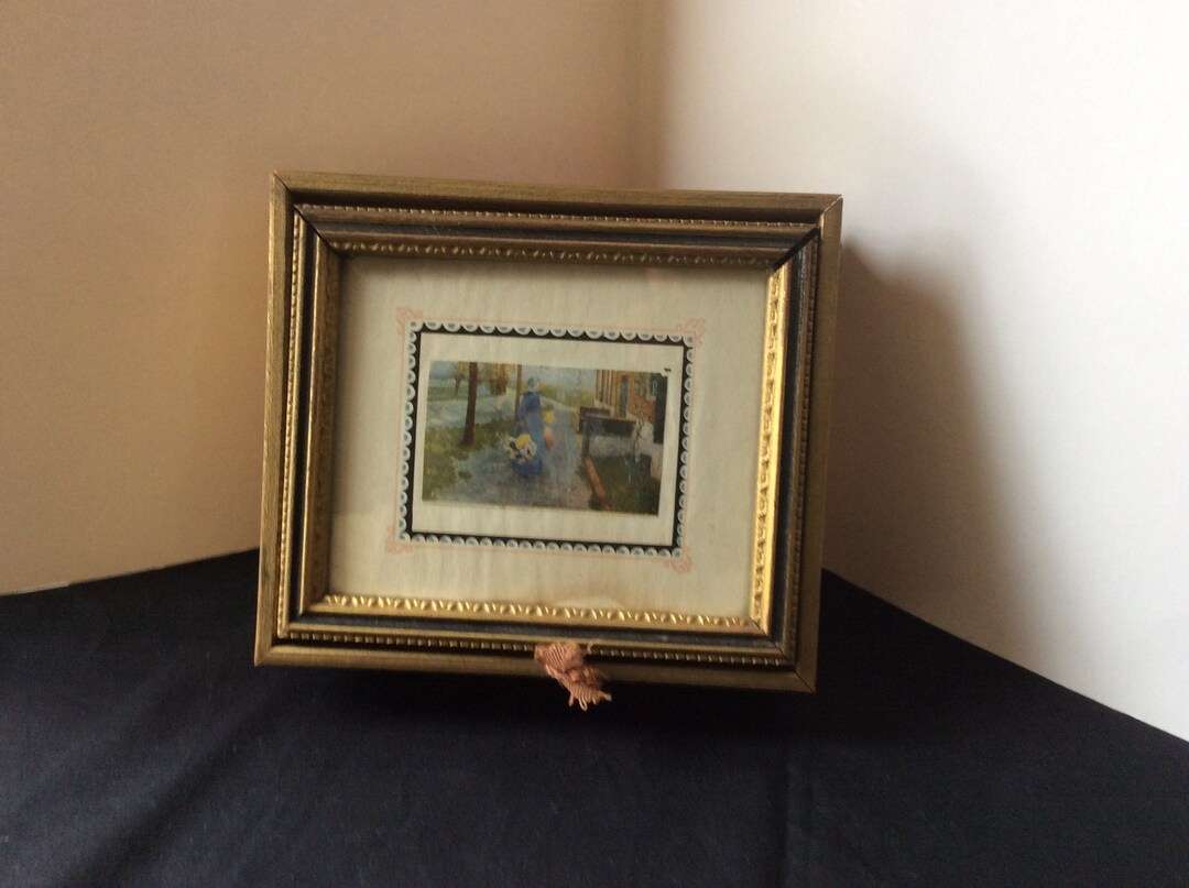 Vintage Dresser/jewelry Box With Lift Lid and Mirror/victorian Style