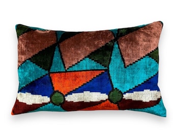 Funda de almohada lumbar de terciopelo de seda: cojín turco Ikat con diseño geométrico