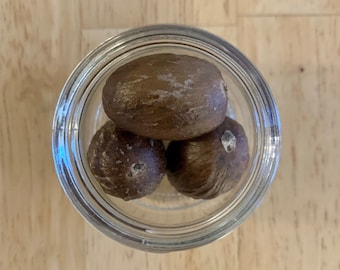 Semillas enteras de nuez moscada de Madagascar (4 por pedido)