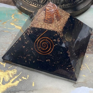 Shungite Organite Pyrimid Resin and copper coil